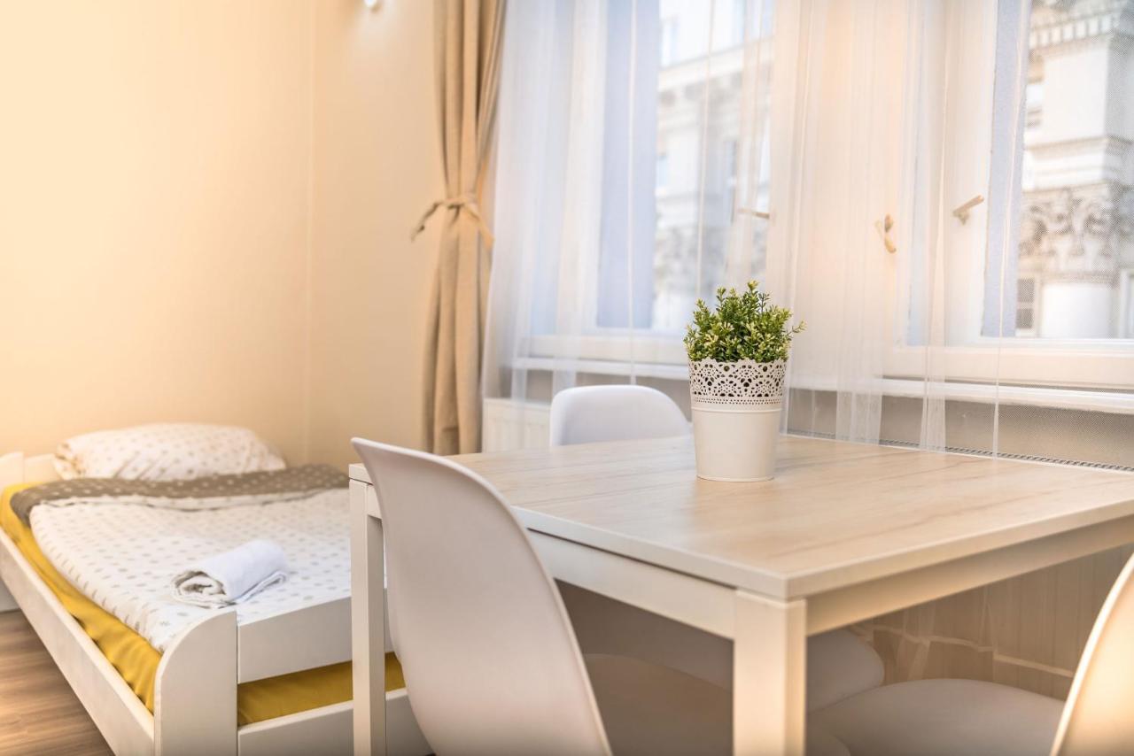 Hostel Krakowskie Klimaty Ngoại thất bức ảnh